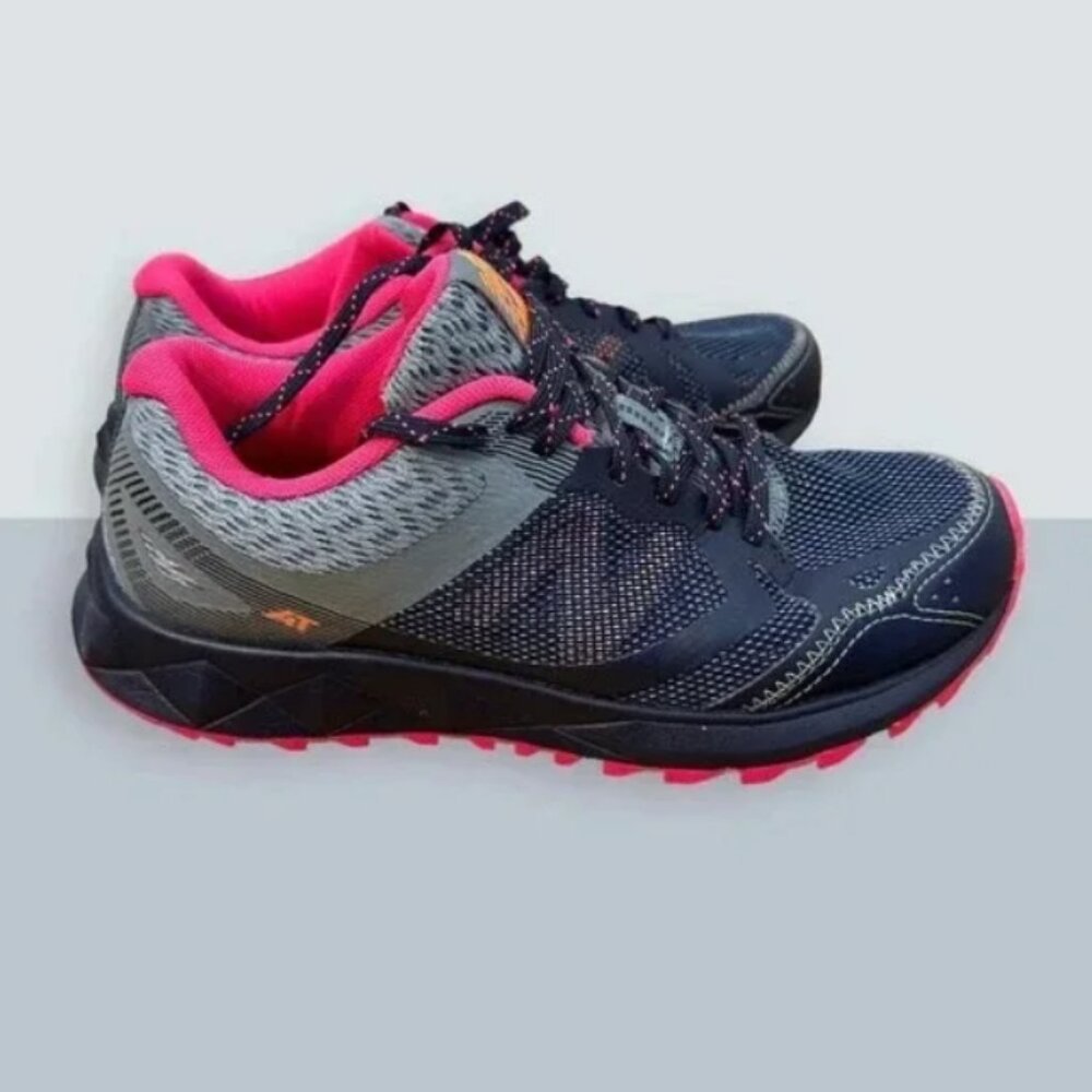 New Balance Women's Sneakers - Navy and Pink